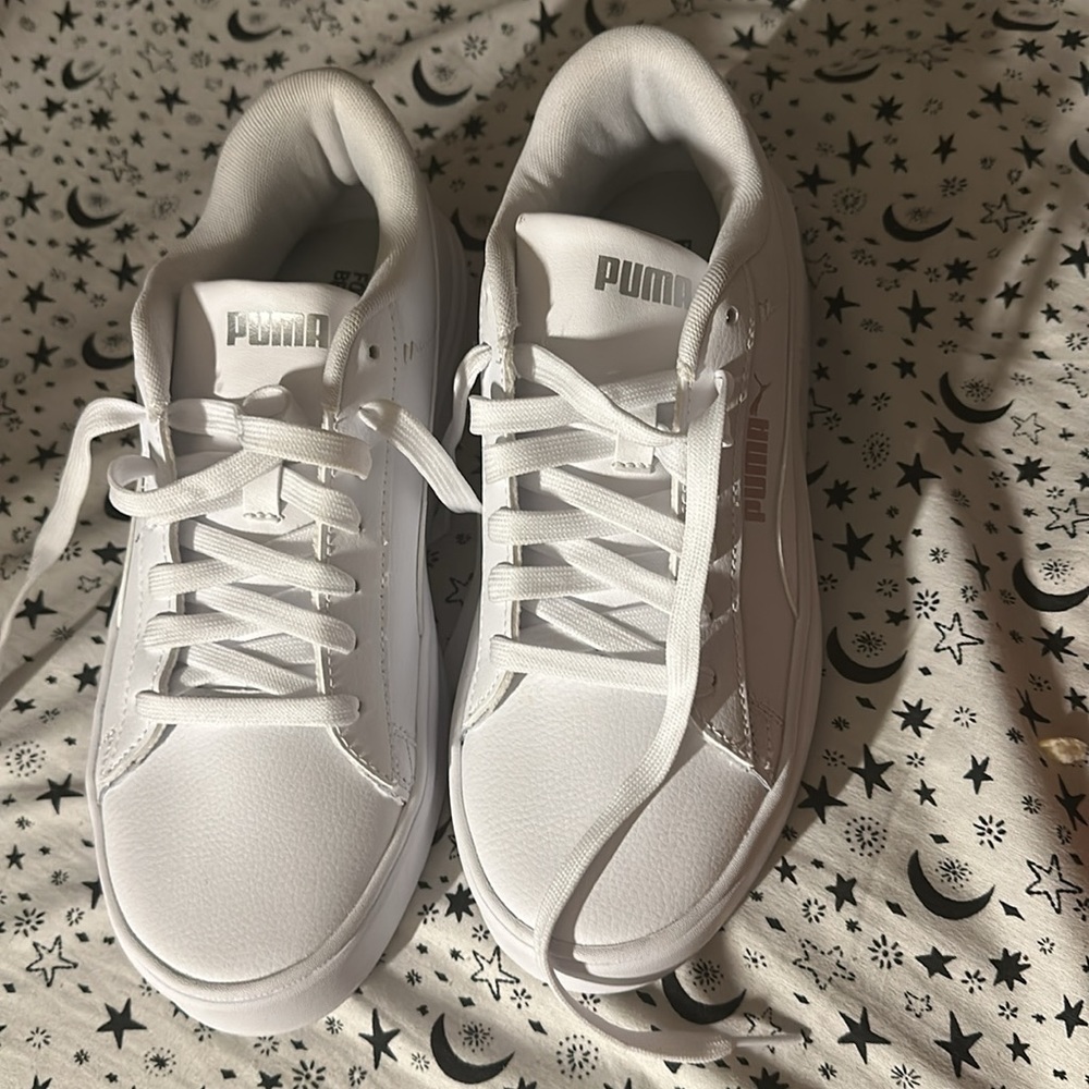 puma women’s smash platform v3 sneakers - Picture 2 of 4
